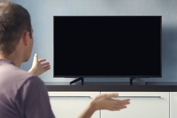 tv no se ve pero se escucha pantalla negra